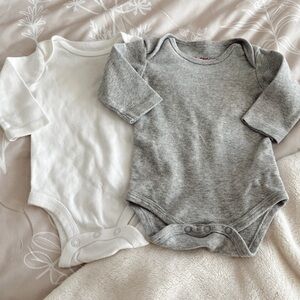 set of 2 long sleeve baby onesies